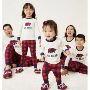 Bundle of matching Lil Bear jammies Sized Boys 6, 8, 8